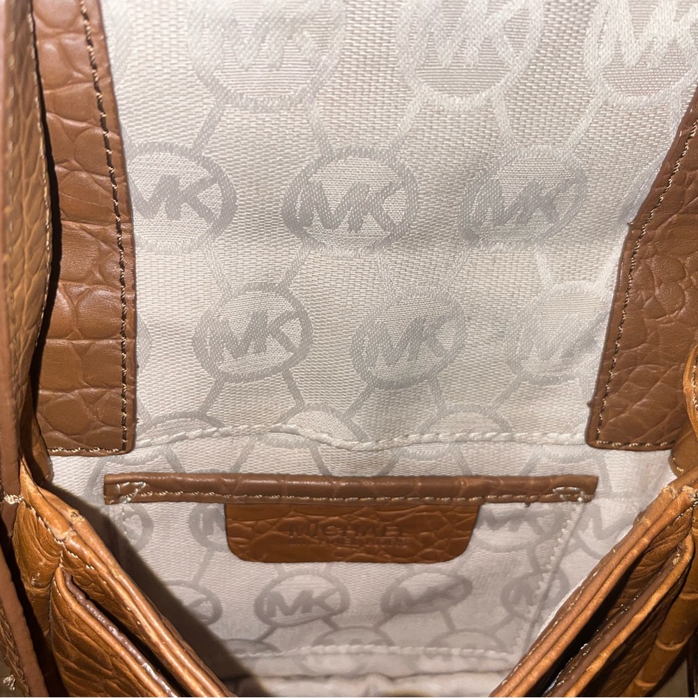 Bag Is In Very Good Condition - image 8